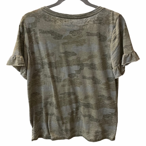 American eagle green camo ruffle sleeved t shirt - Picture 2 of 5